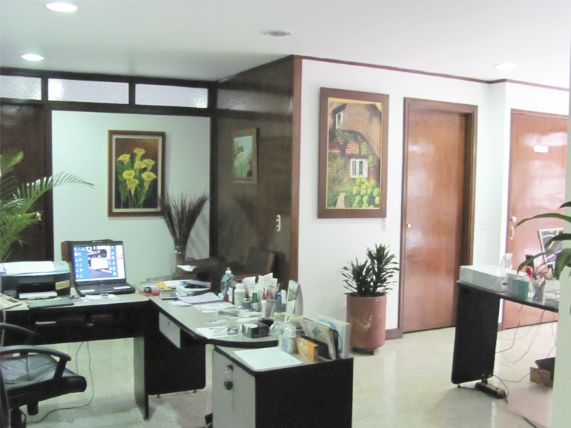 Área de trabajo administrativo — Molina Díaz & Abogados