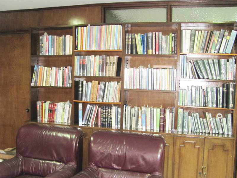 Fondo bibliográfico jurídico — Molina Díaz & Abogados